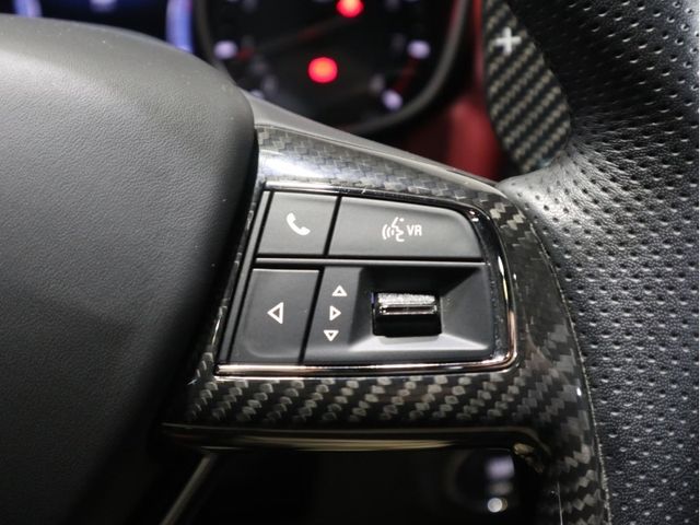 Maserati LEVANTE 2020-03 26818-22