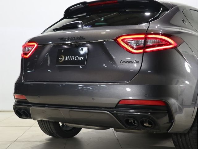 Maserati LEVANTE 2020-03 26818-6