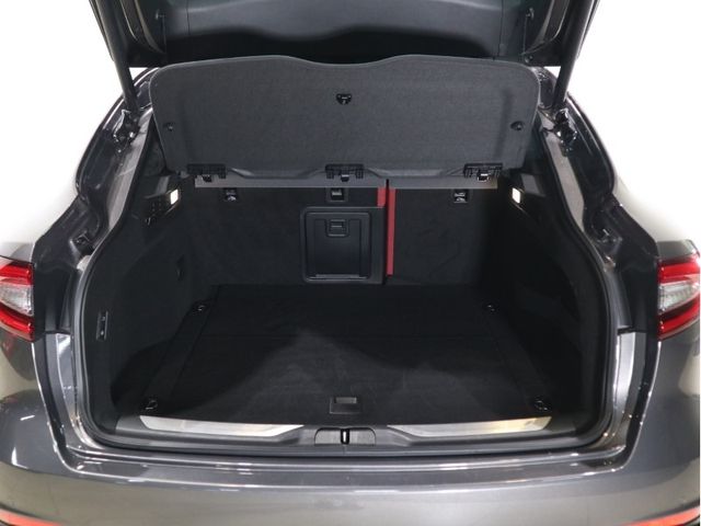 Maserati LEVANTE 2020-03 26818-25