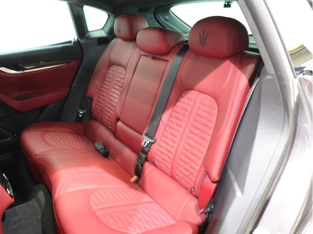 Maserati LEVANTE 2020-03 26818-16