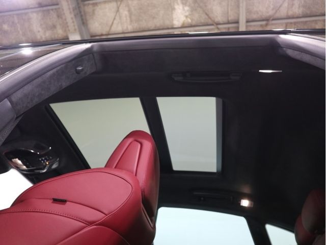 Maserati LEVANTE 2020-03 26818-17