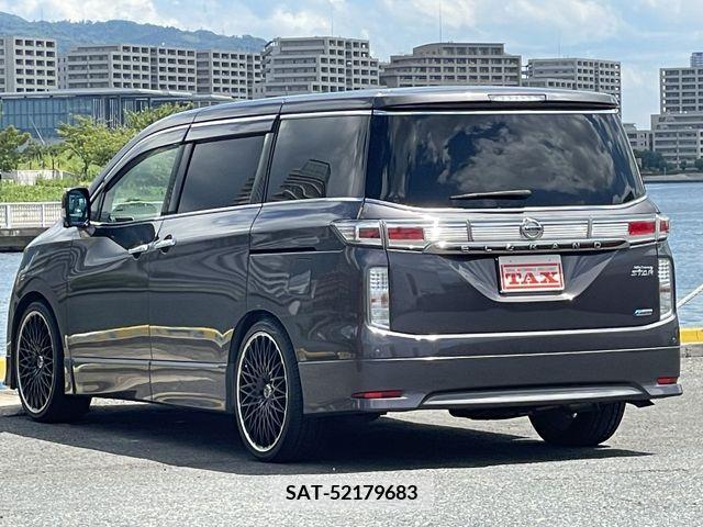 Nissan ELGRAND 2013-07 359728-2