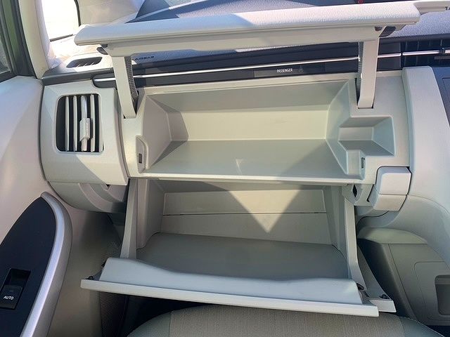 Toyota PRIUS 2013-02 17804-16