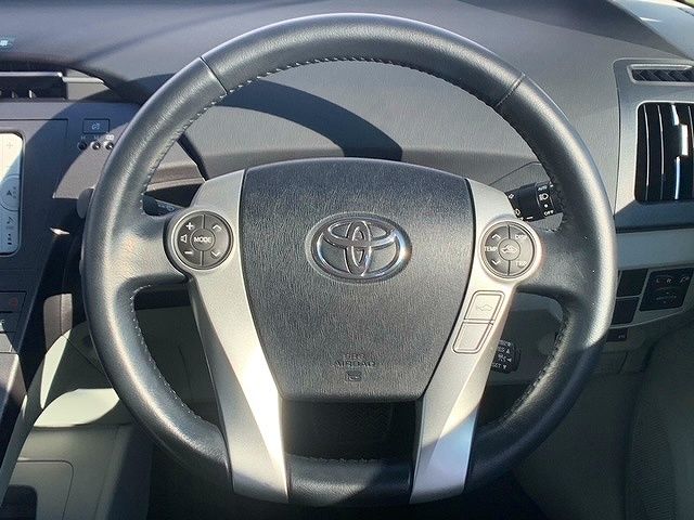 Toyota PRIUS 2013-02 17804-13