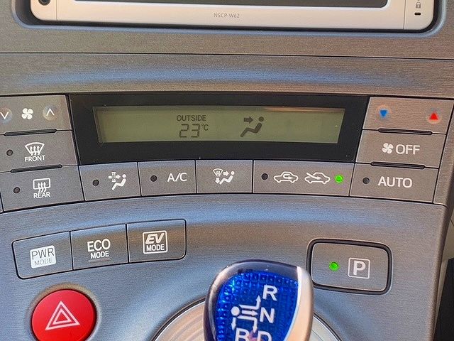 Toyota PRIUS 2013-02 17804-15
