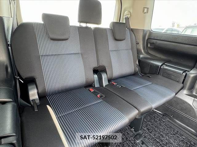 Toyota VOXY 2017-04 289058-19