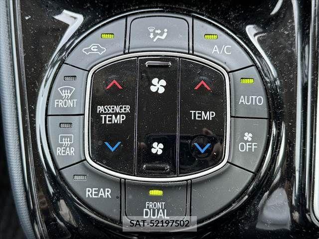 Toyota VOXY 2017-04 289058-6