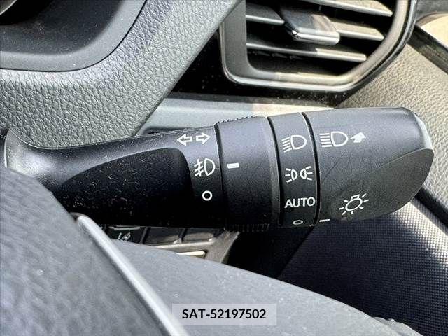 Toyota VOXY 2017-04 289058-5