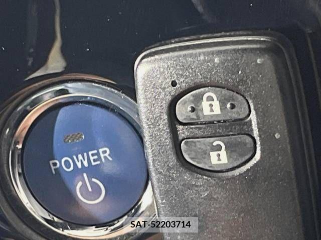 Toyota PRIUS 2014-01 366578-7