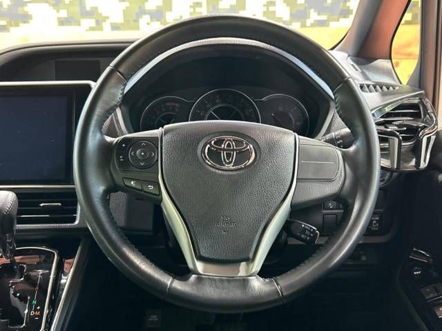Toyota VOXY 2019-06 192147-11