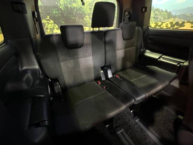 Toyota VOXY 2019-06 192147-10