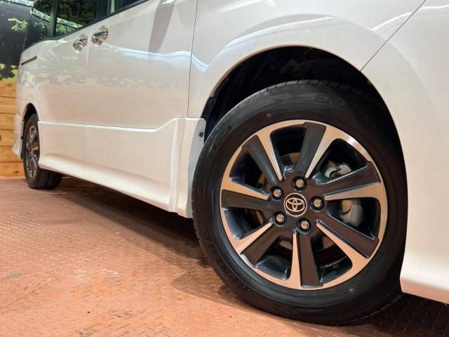 Toyota VOXY 2019-06 192147-13