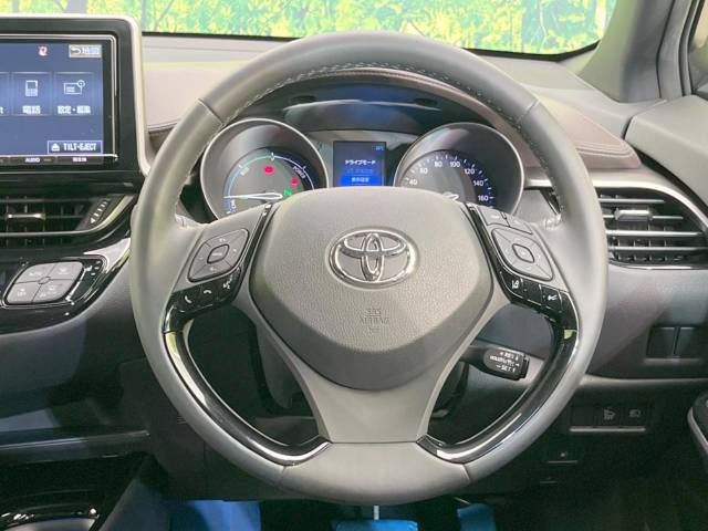 Toyota C-HR 2017-03 12383-11
