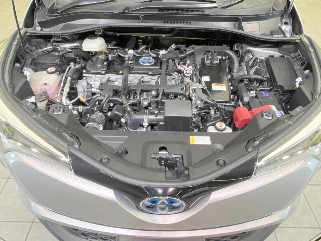 Toyota C-HR 2017-03 12383-18