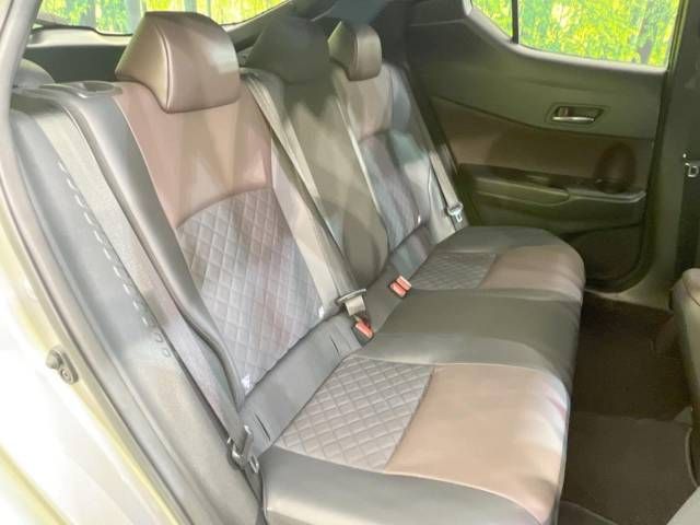 Toyota C-HR 2017-03 12383-9