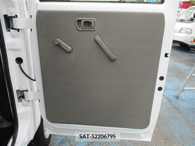 Nissan ATLAS 2016-11 330947-21