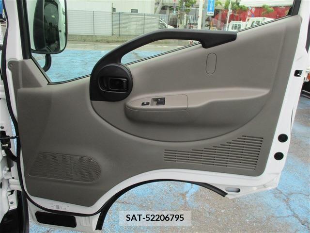 Nissan ATLAS 2016-11 330947-20