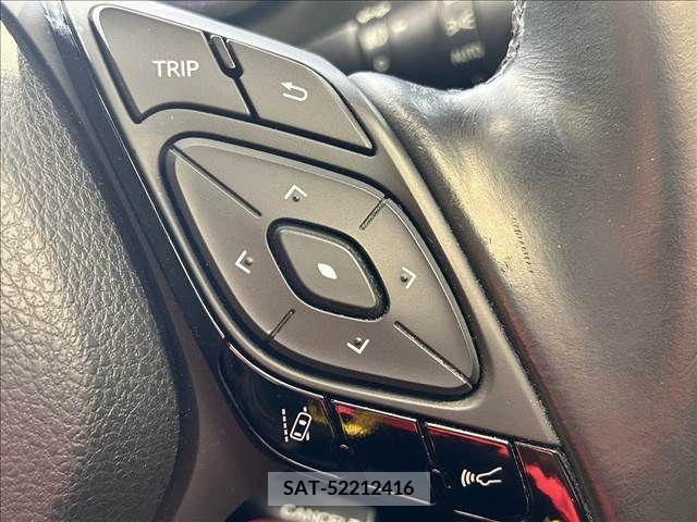 Toyota C-HR 2017-04 294882-4