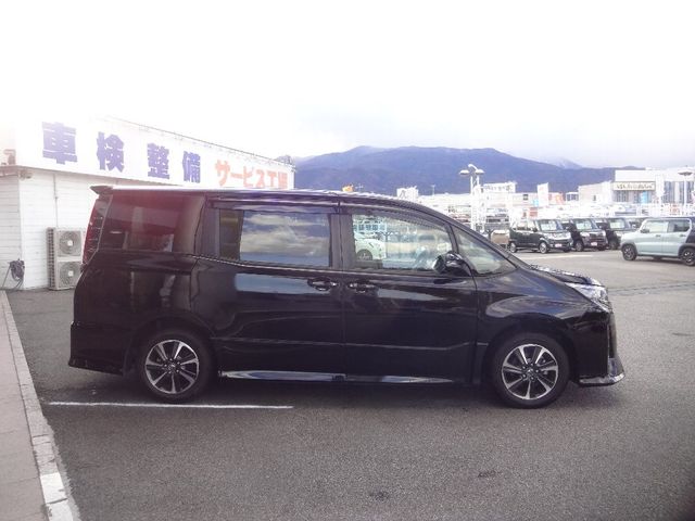 Toyota NOAH 2018-03 26616-3