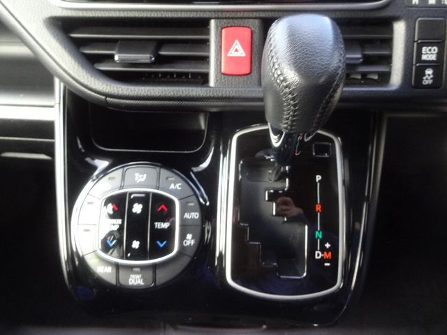 Toyota NOAH 2018-03 26616-15