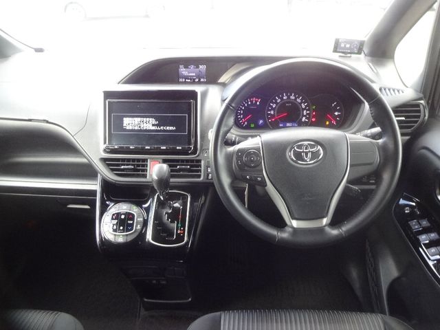 Toyota NOAH 2018-03 26616-11