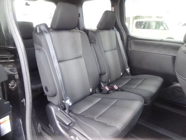 Toyota NOAH 2018-03 26616-7