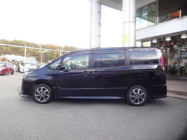 Toyota NOAH 2018-03 26616-4