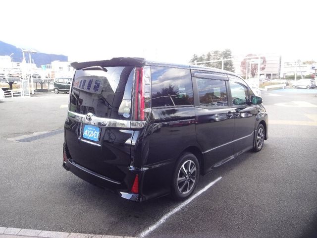 Toyota NOAH 2018-03 26616-1