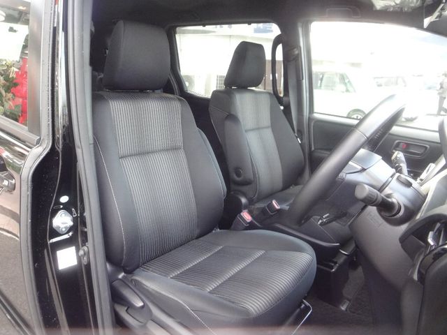 Toyota NOAH 2018-03 26616-6