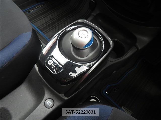 Nissan NOTE 2018-02 279838-10