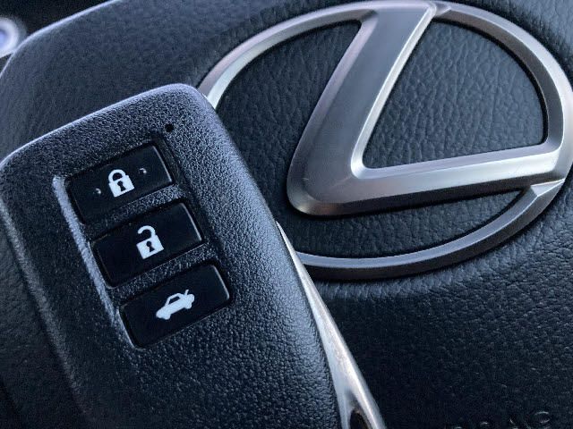 Lexus IS 2013-07 8757-10