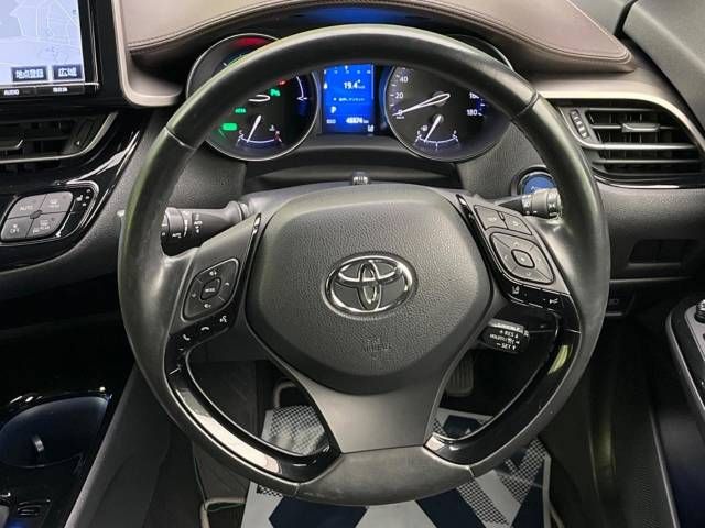 Toyota C-HR 2017-12 194607-11
