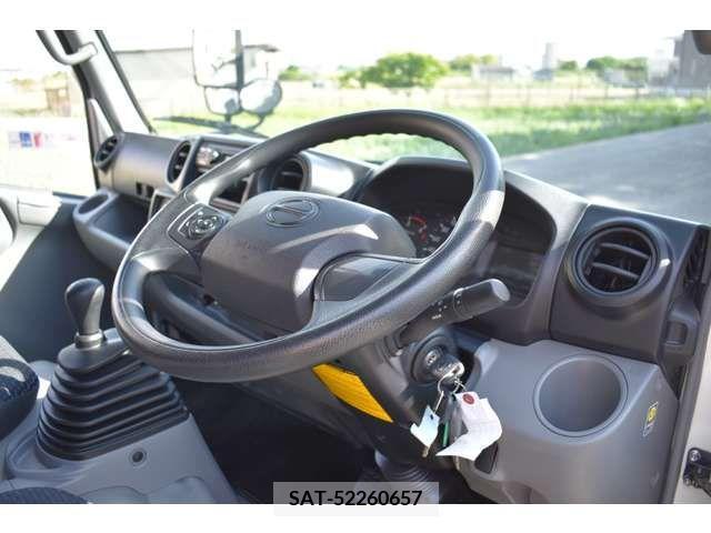 Hino DUTRO 2022-04 296726-9