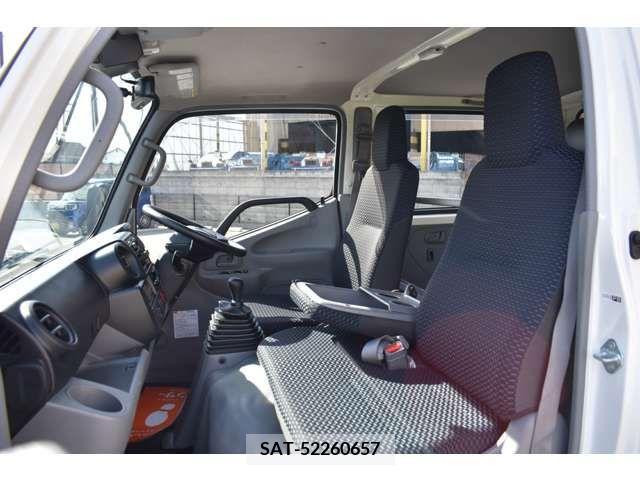Hino DUTRO 2022-04 296726-17
