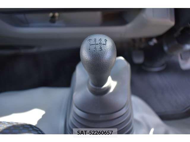 Hino DUTRO 2022-04 296726-18
