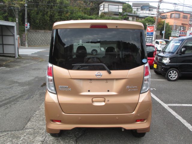 Nissan DAYZ ROOX 2018-10 184504-5