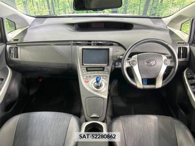 Toyota PRIUS 2015-10 366341-1