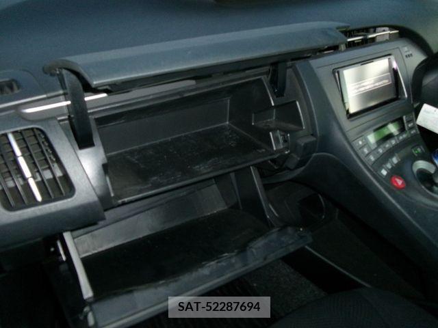 Toyota PRIUS 2012-12 372423-27