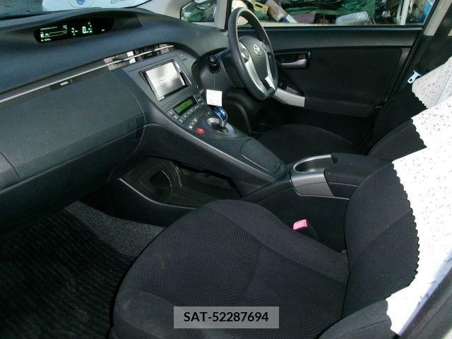 Toyota PRIUS 2012-12 372423-26