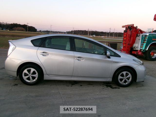 Toyota PRIUS 2012-12 372423-6