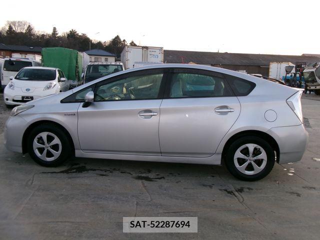 Toyota PRIUS 2012-12 372423-4