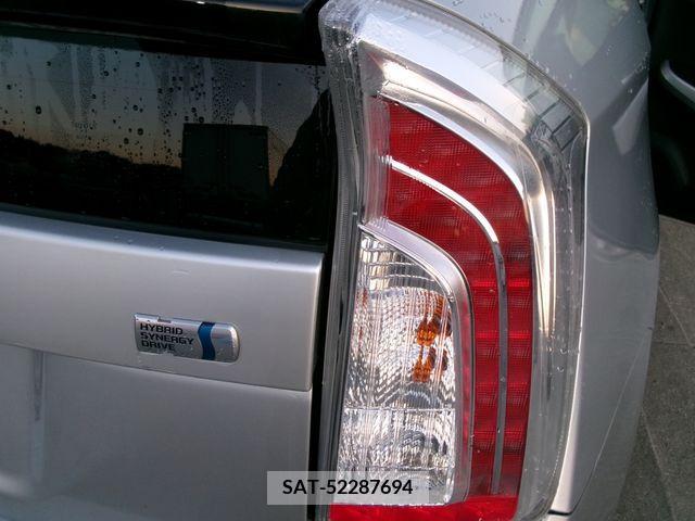 Toyota PRIUS 2012-12 372423-20