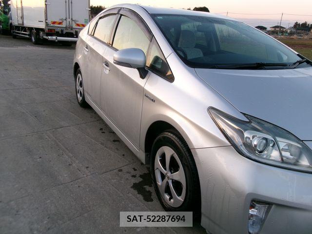 Toyota PRIUS 2012-12 372423-5