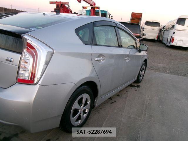 Toyota PRIUS 2012-12 372423-3