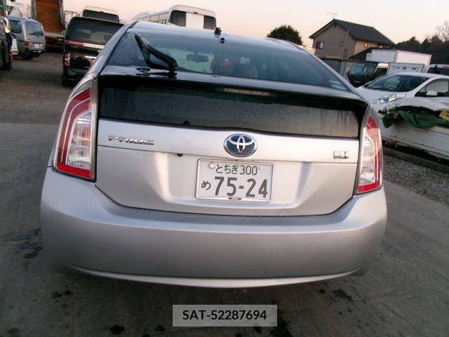 Toyota PRIUS 2012-12 372423-2