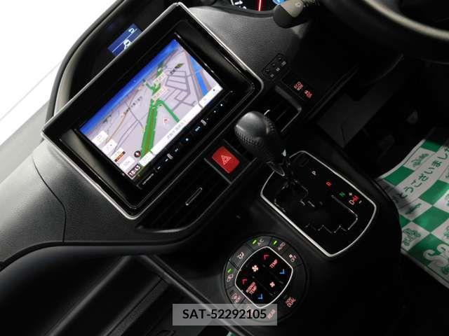 Toyota VOXY 2016-02 209379-3