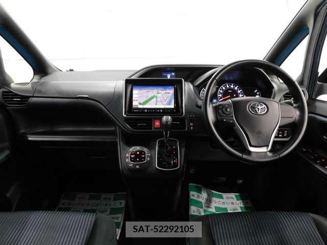 Toyota VOXY 2016-02 209379-2
