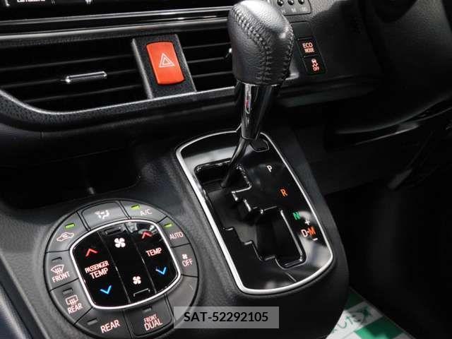 Toyota VOXY 2016-02 209379-15