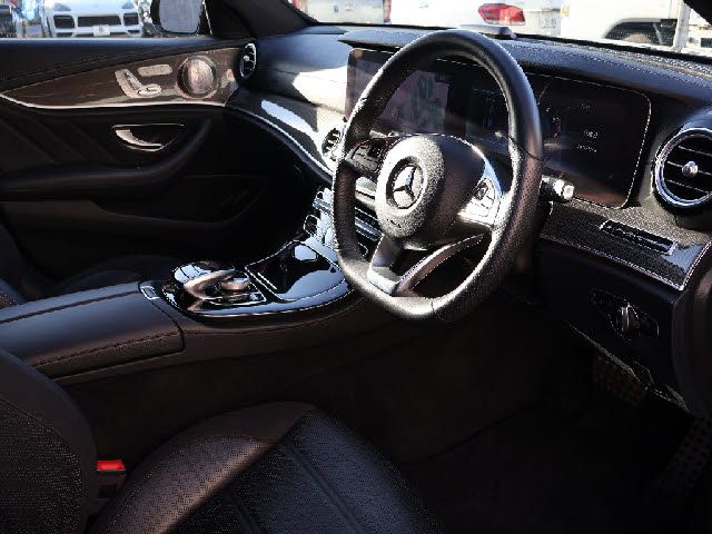 Amg E-CLASS 2017-09 188035-11