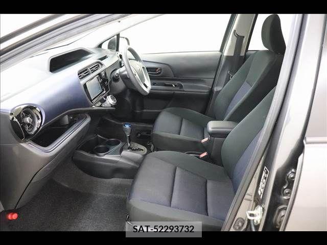 Toyota AQUA 2015-07 212806-11